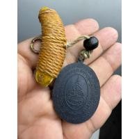 ราคา เหรียญหลวงพ่อหรุ่น เก้ายอด วัดอัมพวัน พร้อมเขี้ยวตะกรุด ไม่ทราบรุ่น เก่าคลาสสิค ตามรูป มีแค่1ชุด (27889663972)