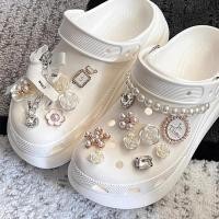 ราคา เซ็ตเครื่องประดับ Elegance Timeless 17 ชิ้น รวม charm, pins crocodile และปุ่มตกแต่งสำหรับ DIY (41061227867)