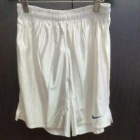 ราคา กางเกงขาสั้น Nike สีขาวมุก ผ้าลื่น ไซส์L (27916302478)