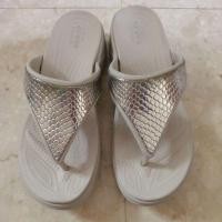 ราคา รองเท้าเพื่อสุขภาพ ยี่ห้อ crocs แท้ (มือสอง) (26654218665)