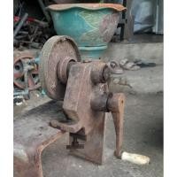 ราคา หินเจียร์มือหมุน ของเก่าของโบราณ ไม่ใช้ไฟฟ้า (รูปถ่ายตัวสินค้าจริง) สภาพพร้อมใช้งาน (40567492000)