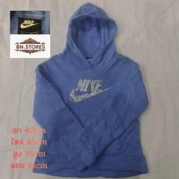ราคา เสื้อฮู้ดเด็ก Nike สีฟ้า อก 40 cm | อายุประมาณ 5–7 ปี | โลโก้พิมพ์เงิน (54652792523)