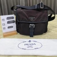 ราคา Prada nylon buckle crossbody bag -unisex ของแท้ ปราด้า พราด้า กระเป๋าแบรนด์เนม มือสอง (22354355484)