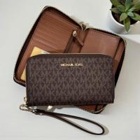 ราคา MICHAEL KORS JET SET TRAVEL 35F8GTVW9B กระเป๋าสตางค์ซิปรอบกลางใส่โทรศัพท์ (21948908123)