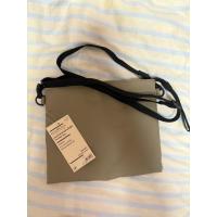 ราคา Muji กระเป๋าสะพายข้างกันละอองน้ำ สีเบจอ่อน (44157779812)