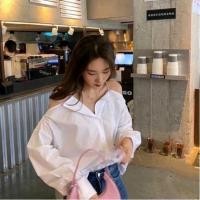 ราคา (พร้อมส่ง)รุ่น(TB03-เชิ้ตเปิดไหล่)เสื้อเชิ้ตแขนยาว เสื้อเชิ้ตเปิดไหล่ ผ้าCottonสีขาว แต่งดีเทลสายเดี่ยว เรียบหรู ดูดี (29030973488)