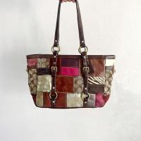 ราคา (used) Coach Legacy Limited Edition Holiday Patchwork Leather Tote Bag 10487 (22074620024)