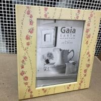ราคา กรอบรูปไม้ลายดอกกุหลาบ ขนาดกรอบเต็ม 20x21.5 ซม มือหนึ่ง (25403785652)