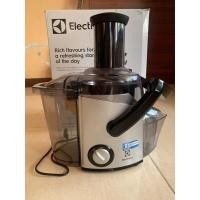 ราคา มือ2 เครื่องสกัดน้ำผลไม้ electrolux รุ่น ETJE1-40SS (8971287512)
