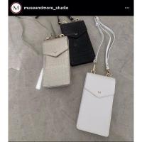 ราคา กระเป๋าใส่โทรศัพท์มือถือแบรนด์ MUSE and more สีดำ (6557974537)
