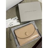 ราคา กระเป๋าสตางค์ Charles & Keith ของแท้ (มือสอง) รุ่น Willow Front Flap Mini Wallet สี beige(เบจ) สภาพ 99% (14699055498)