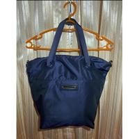 ราคา MANDARINA DUCK มือสอง ทรงถัง ช๊อปปิ้งได้ น้ำหนักเบา ซับในสะอาด (11079922436)