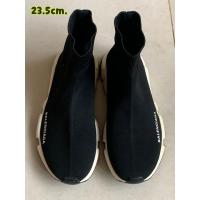 ราคา รองเท้าผ้าใบสไตล์บูทสั้น แบรนด์balenciaga แท้ สีดำ มือสอง (40667064637)