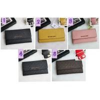 ราคา MK แท้ ✔️ พร้อมส่ง กระเป๋าสตางค์ 3 พับ | Michael Kors Jet Set Travel Large Trifold Wallet (2612488428)