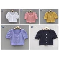 ราคา เสื้อครอปไหมพรม เนื้อไหมพรม คอเหลี่ยม แต่งกระดุมหน้า ใส่สบาย พร้อมส่ง (8580048557)