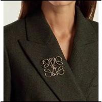 ราคา เข็มกลัด Loewe สภาพใหม่ ของแท้ (23123652882)
