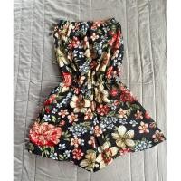 ราคา "ส่งต่อ" ชุดเซ็ท2ชิ้น จั๊มเกาะอกพร้อมเสื้อคลุม เสื้อลายดอก (10359442522)