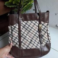 ราคา PRELOVED กระเป๋า DAKS ของแท้ (13102208740)