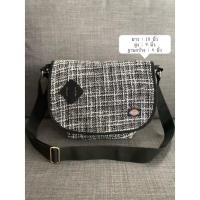 ราคา กระเป๋าสะพายข้าง Dickies มือสองของแท้ (10694832095)