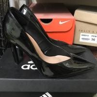ราคา รองเท้าส้นสูง Zara สีดำเงา size 36 (1114316868)