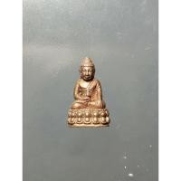 ราคา พระชัยวัฒน์นเรศวรเพ็ชรกลับ เนื้อสำริดแดง กองทัพภาคที่ 3 ได้จัดสร้างขึ้นในปี พ.ศ. 2544 มาพร้อมกล่องเดิม (29423319669)