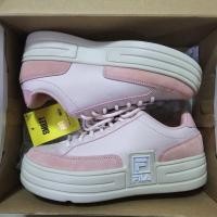 ราคา *แท้*ตัวโชว์*ลด50%* รองเท้า Fila Funky Tennis 1998 X Smiley Pink Size: US6.5 - 25cm รหัส 1TM02006F-650 ใช้ลองเปื้อนบ้าง (29155921751)
