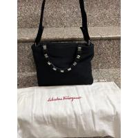 ราคา กระเป๋าผ้า ferragamo พร้อมส่ง (19488722842)
