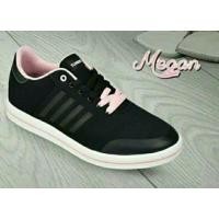 ราคา Tomkins Megan Sneakers