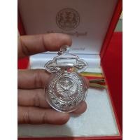 ราคา ครุฑ พ่าห์ ( เหรียญบำเหน็จแห่งความยั่งยืน ) เนื้อเงิน แถบเดิม กล่องเดิม อยู่ครบ แกะเลี่ยมพลาสติกแบบหนา (16039775426)