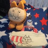 ราคา Lisa Larson มีทั้งเป๋าหิ้ว ตุ๊กตา และขวดน้ำเข้าชุดค่ะ (19990564210)