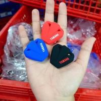 ราคา ซิลิโคนกุณแจรถจักยานยนต์ ปลอกกุญแจรถมอไซร์ รุ่น YAMAHA M-SLAZ (42811724388)