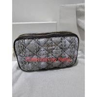 ราคา กระเป๋าสะพาย Charles & Keith สายโซ่ทอง (19487650037)