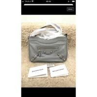 ราคา New Balenciaga Hip Giant (4278568049)