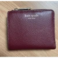 ราคา กระเป๋าสตางค์ใบสั้น Kate Spade Small Wallet สีไวน์แดง (13011842582)