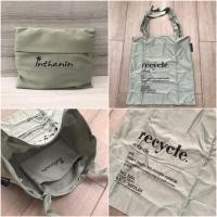 ราคา ถุง ถุงผ้า แบบพับได้ แบรนด์ Inthanin ของแท้ น่ารักมาก เนื้อผ้าดีมาก จุของได้เยอะ สภาพใหม่เอี่ยม ของใหม่ มือ 1 (53100936977)
