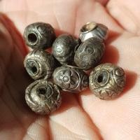 ราคา ลูกอมผงยาจินดามณีหลวงปู่บุญ วัดกลางบางแก้ว เม็ดเล็กขนาด 0.6 cm. เลี่ยมเงินโบราณแท้พร้อมขึ้นบูชา (19018997975)