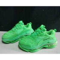 ราคา Balenciaga Triple S 41/27 cm (42261734966)