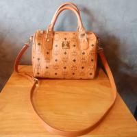 ราคา mcm ทรงหมอน กระเป๋ามือสอง (4916479023)