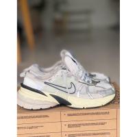 ราคา ขาย Nike V2K Run Summit White Metallic Silver แท้มือสอง (41418122809)