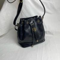 ราคา (Used) Metro city bucket bag (42504177581)