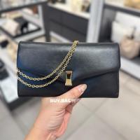 ราคา CHARLES & KEITH กระเป๋าสตางค์ทรงยาวพร้อมสายโซ่ดีเทลเมทัลลิครุ่น Lilibet (42325536508)
