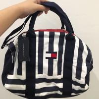 ราคา Tommy Hilfiger duffel mini bag from USA ของแท้จากช็อปอเมกา (505120319)