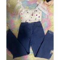 ราคา เซตเสื้อปักดอก+กางเกงยีนส์แต่งขาดหัวใจงานป้ายVG (21090066462)