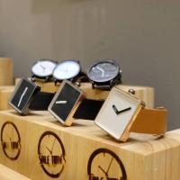 ราคา นาฬิกาหน้าปัดทรงสี่เหลี่ยม (1563496655)