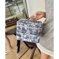 ราคา พร้อมส่ง กระเป๋า กระเป๋าเครื่องสำอางค์ กระเป๋าถือ (44753685938)