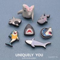 ราคา อุปกรณ์เสริมรองเท้าลายดอกไม้ พร้อมออกแบบลายสามมิติการ์ตูน ปลาฉลาม และนิ้วเท้า สำหรับตกแต่งรองเท้า (46751926347)