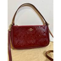 ราคา Coach คล้องไหล่ หนังแก้ว มือสอง ของแท้ ขนาด 9 นิ้ว (24779503959)