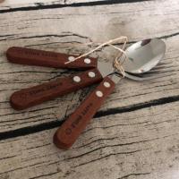 ราคา ชุดช้อนส้อมมีด ของหวาน ด้ามไม้ (2450674018)