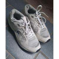 ราคา Le coq รองเท้าเด็ก ยี่ห้อ แท้ มือสอง เบอร์ 38 ราคาถูก สภาพดี (5633836717)