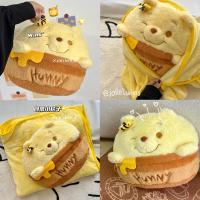 ราคา ส่งจากไทยหมอนผ้าห่ม ตุ๊กตา โถน้ำผึ้ง Winnie the pooh ตุ๊กตาผ้าห่ม น่ารักมาก ผ้าคลุม ตุ๊กตาน่ารัก หมีพูห์ 57007 (19655928663)
